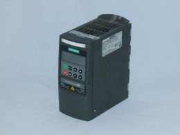Частотний перетворювач SIEMENS, 0.55 кВт, 3-фазний, 6SE6440-2UD15-5AA1. Вживаний.