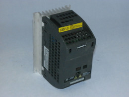Частотний перетворювач SIEMENS, 0.37 кВт, 1-фазний, 6SL3211-0AB13-7UA1. Вживаний.