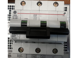 GE. D100A. 415V. HTI103D100. Circuit Breaker