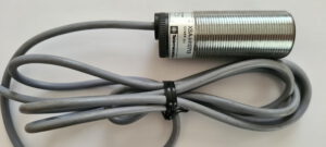 Telemecanique XSA-H10713. Індуктивний датчик. Вживаний