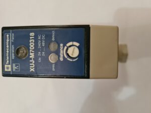 Telemecanique XUJ-M700318. Фотоелектричний датчик. Вживаний