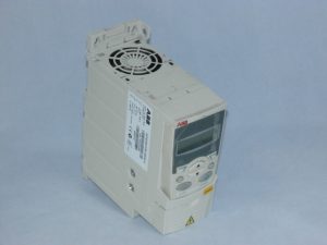 Частотний перетворювач ABB, 2.2 кВт, 3-фазний, ACS350-03E-05A6-4. Вживаний