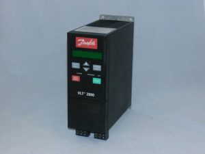 Частотний перетворювач DANFOSS, 0.55 кВт, 3-фазний, VLT2805PT4B20SBR1DB. Вживаний.