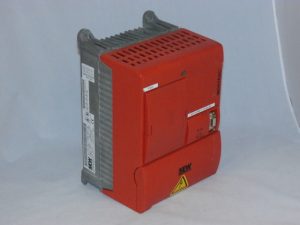 Частотний перетворювач SEW-EURODRIVE, 3 кВт, 3-фазний, Movitrac 31C030-503-4-00. Вживаний.