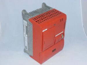 Частотний перетворювач SEW-EURODRIVE, 2.2 кВт, 3-фазний, Movitrac 31C022-503-4-00. Вживаний.