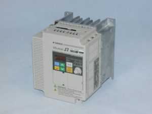 Трифазний частотний перетворювач (0,75 кВт) серії VS mini J7, OMRON CIMR-J7AZ40P7