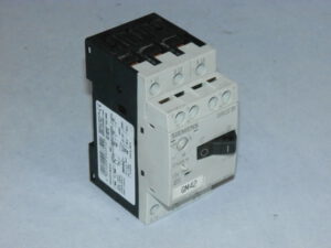 Автомат захисту двигуна SIEMENS, 9-12А, 3RV1011-1KA10. Вживаний