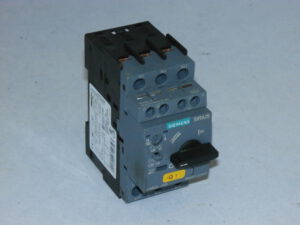 Автомат захисту двигуна SIEMENS, 7-10А, 3RV2011-1JA10. Вживаний
