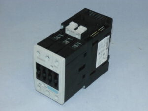 Контактор SIEMENS, 22кВт, 3RT1036-1BB40. Вживаний