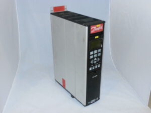 Трифазний частотний перетворювач (1,5 кВт) серії VLT 5000,  DANFOSS VLT5003PT5B20SBR3DLF00A00C0