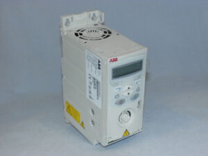 Частотний перетворювач ABB, 2.2 кВт, 3-фазний, ACS150-03E-05A6-4. Вживаний