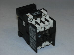 Контактор MOELLER, 4кВт, DIL00M (110). Вживаний