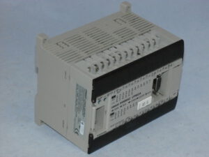 Програмований логічний контролер (ПЛК) OMRON, CPM2A-30CDR-A. Вживаний