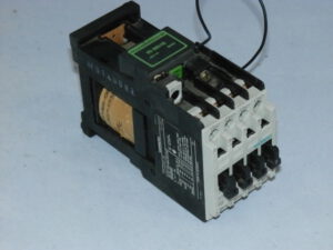 Контактор SIEMENS, 4кВт, 3TH3040-0B. Вживаний