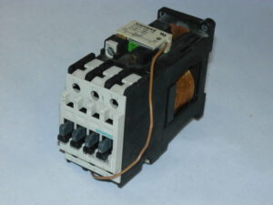 Контактор SIEMENS, 7.5кВт, 3TF3200-0B. Вживаний