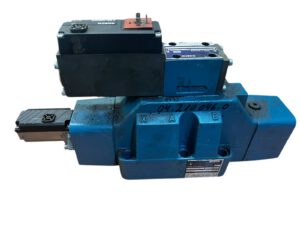 Bosch 0811404407 + 0 831 006003 + 0 811 404 034. Гідравлічний клапан. Вживаний