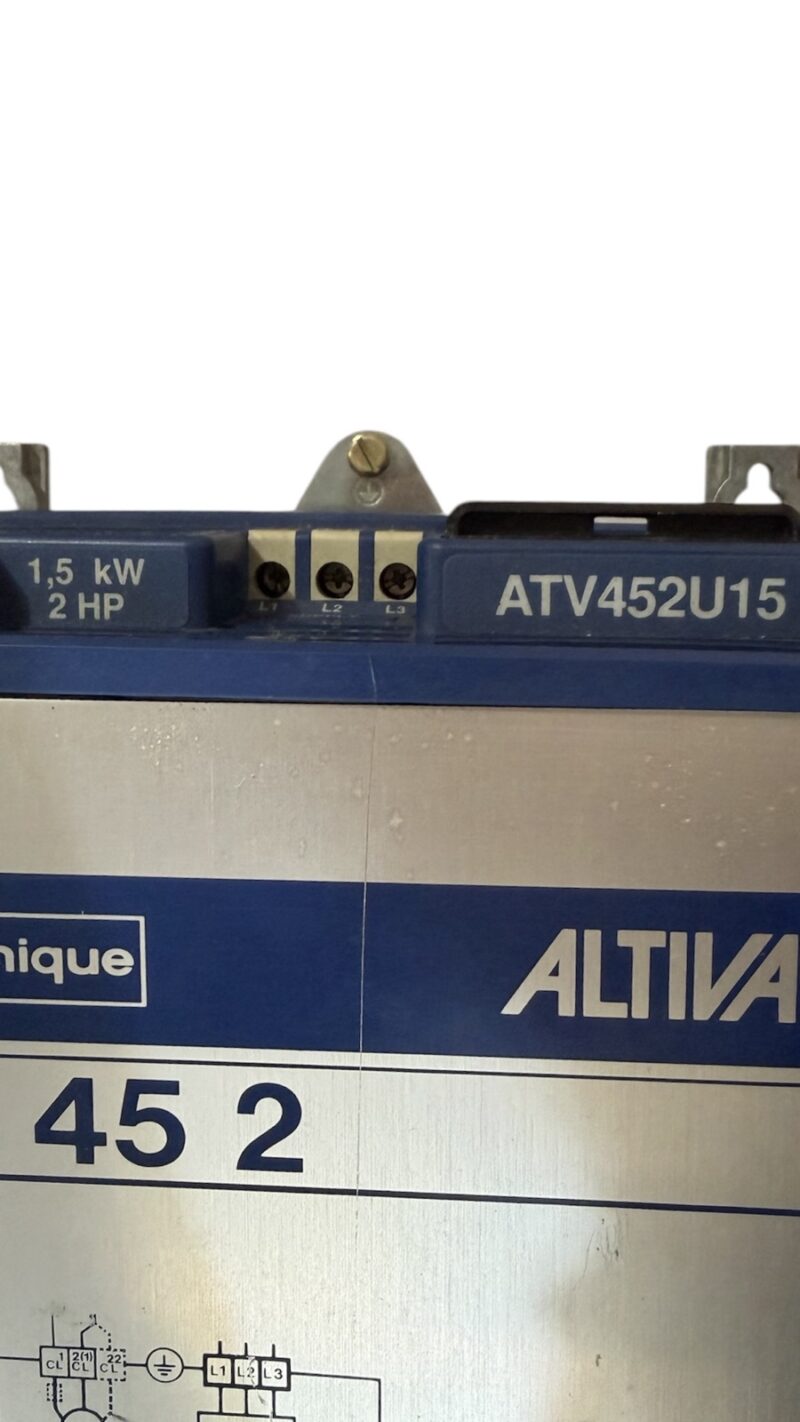 Telemecanique Altivar 5 ATV452U15 2