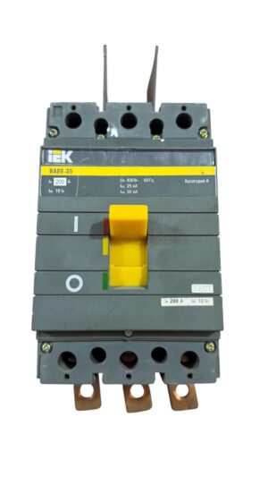Силовий автоматичний вимикач 3-фазний (номін.стру 200 А) IEK ВА88-35